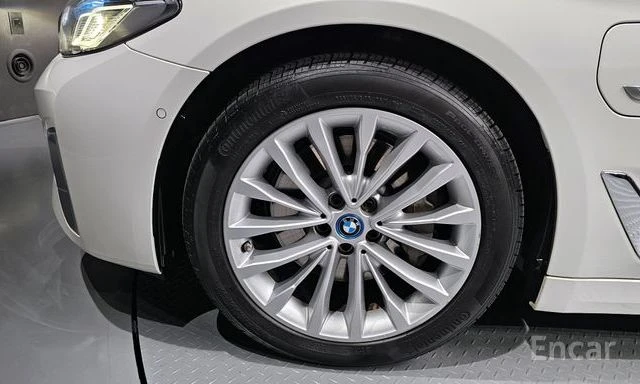 BMW 530E 5 Series 530e Luxury, снимка 7 - Автомобили и джипове - 54185667