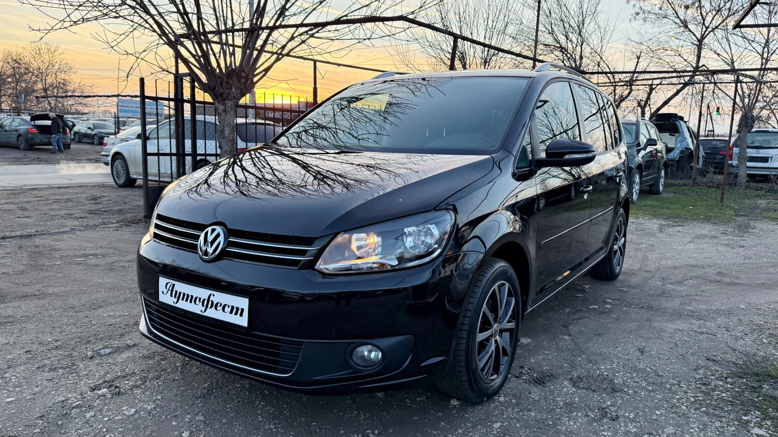 VW Touran 1.6TDI DSG НАВИ 6+ 1М, снимка 1