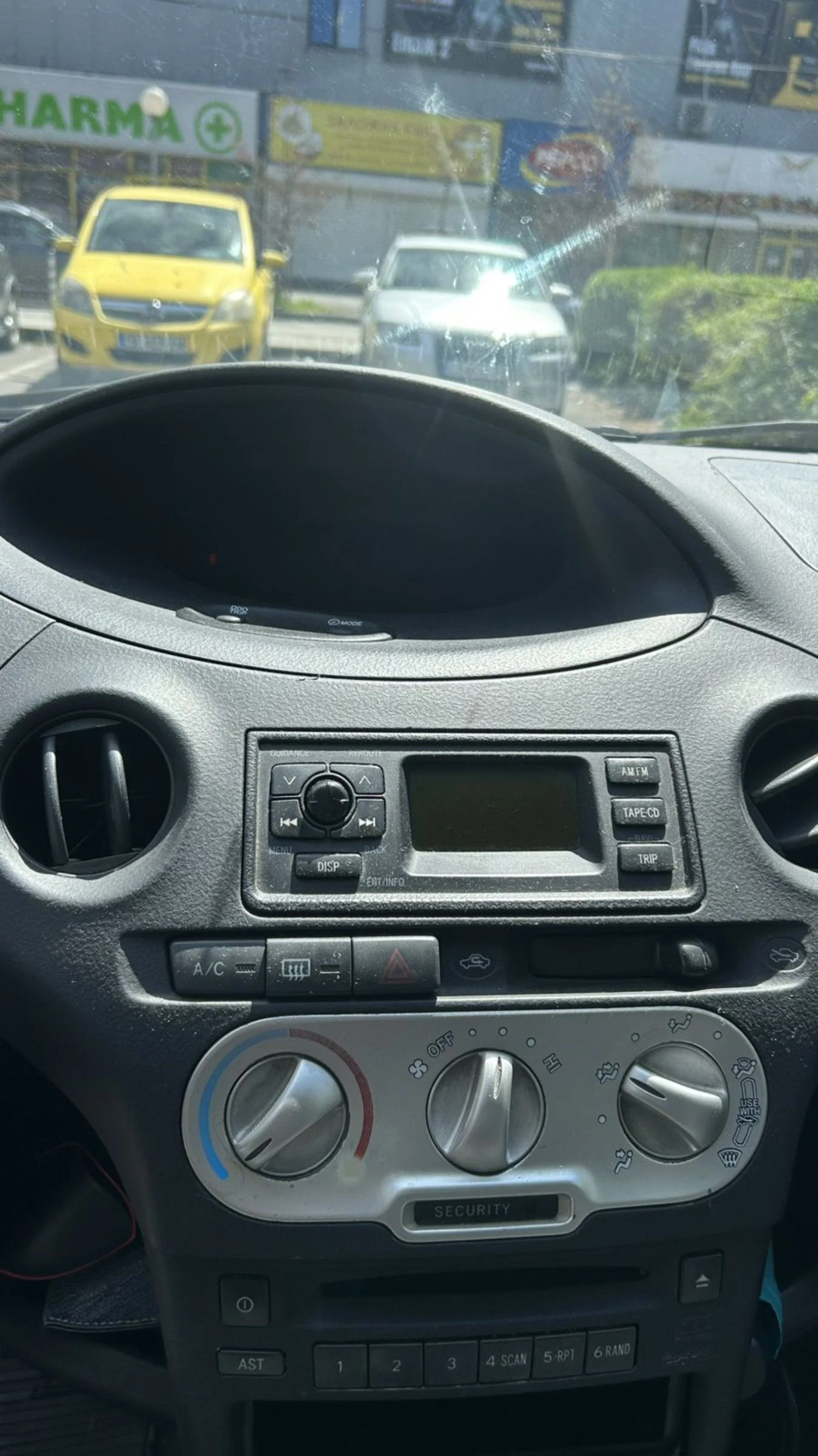 Toyota Yaris 1.4 d4d - изображение 3