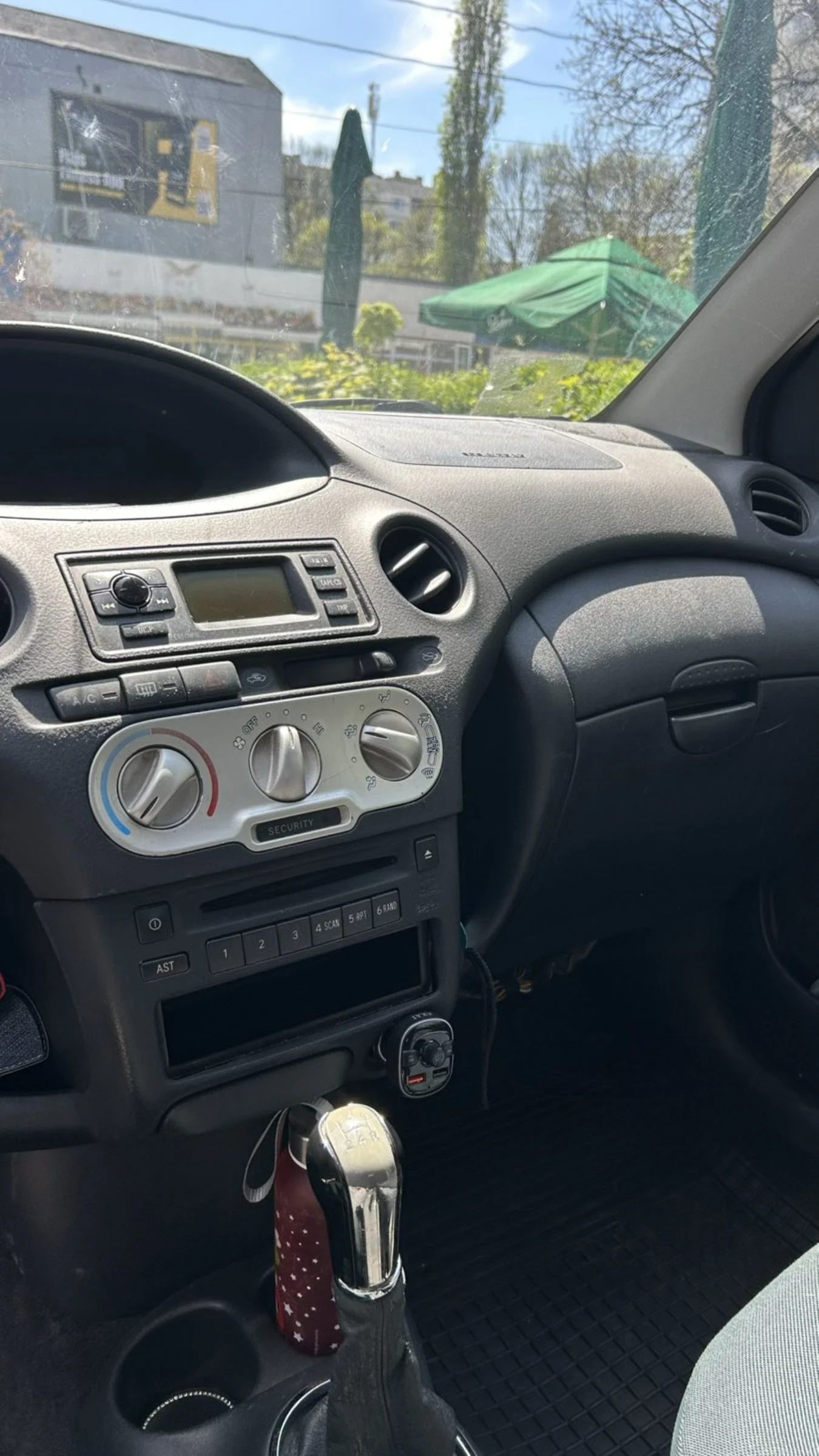 Toyota Yaris 1.4 d4d - изображение 5