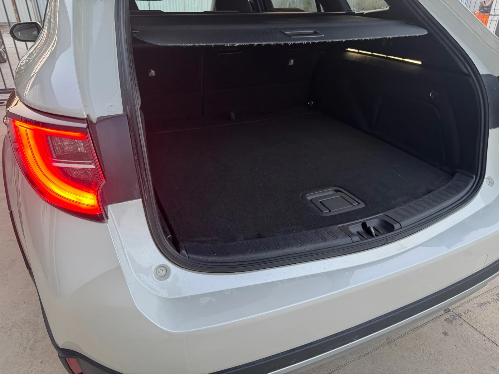 Toyota Corolla 2.0 TREK Hybrid - изображение 6