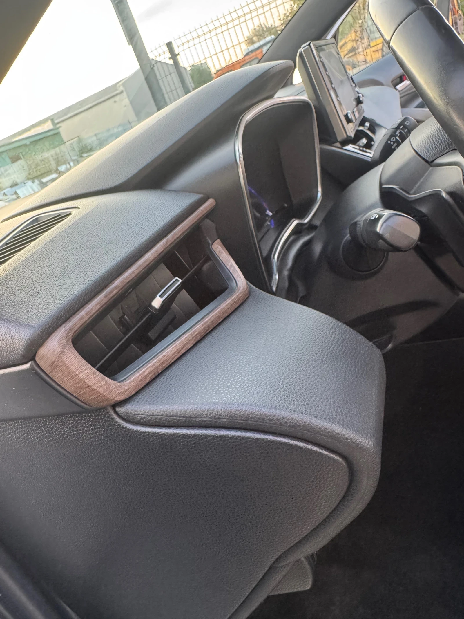 Toyota Corolla 2.0 TREK Hybrid - изображение 9