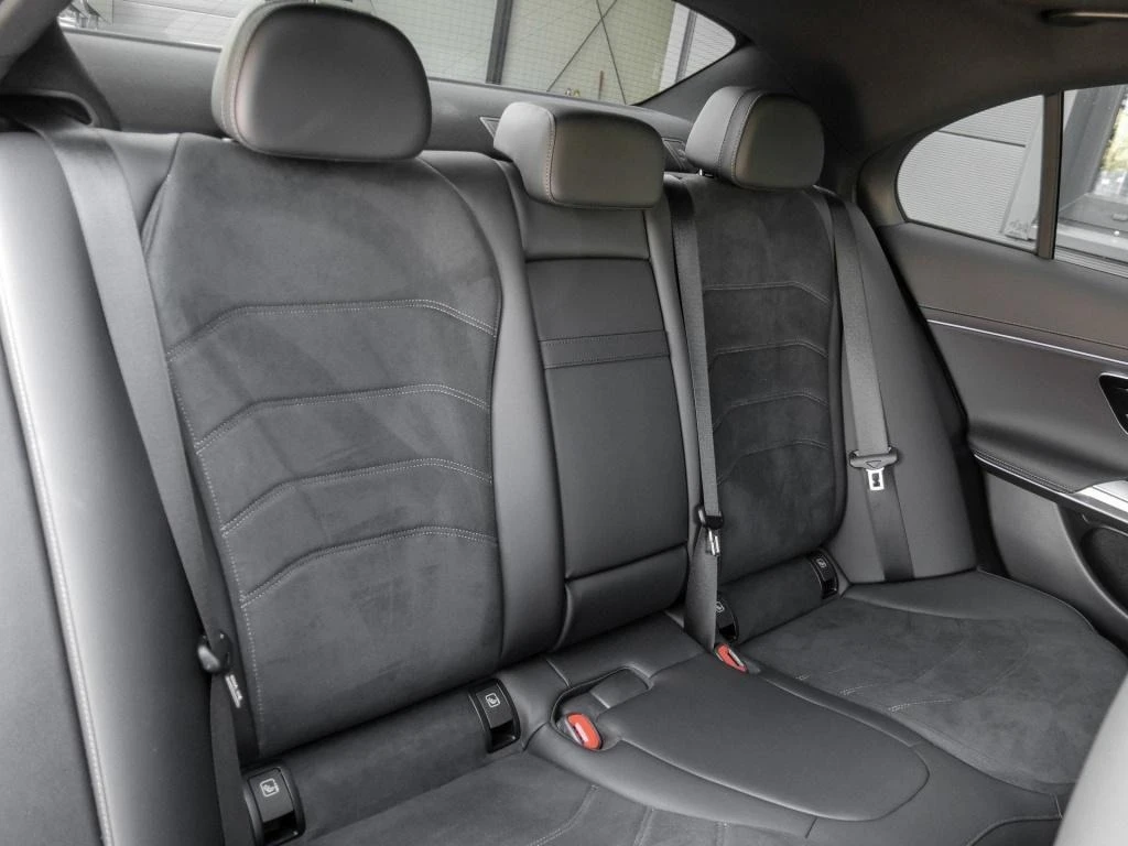 Mercedes-Benz E 400 e AMG 4-MATIC PLUG-IN HYBRID PANORAMA 360  | Mobile.bg   15