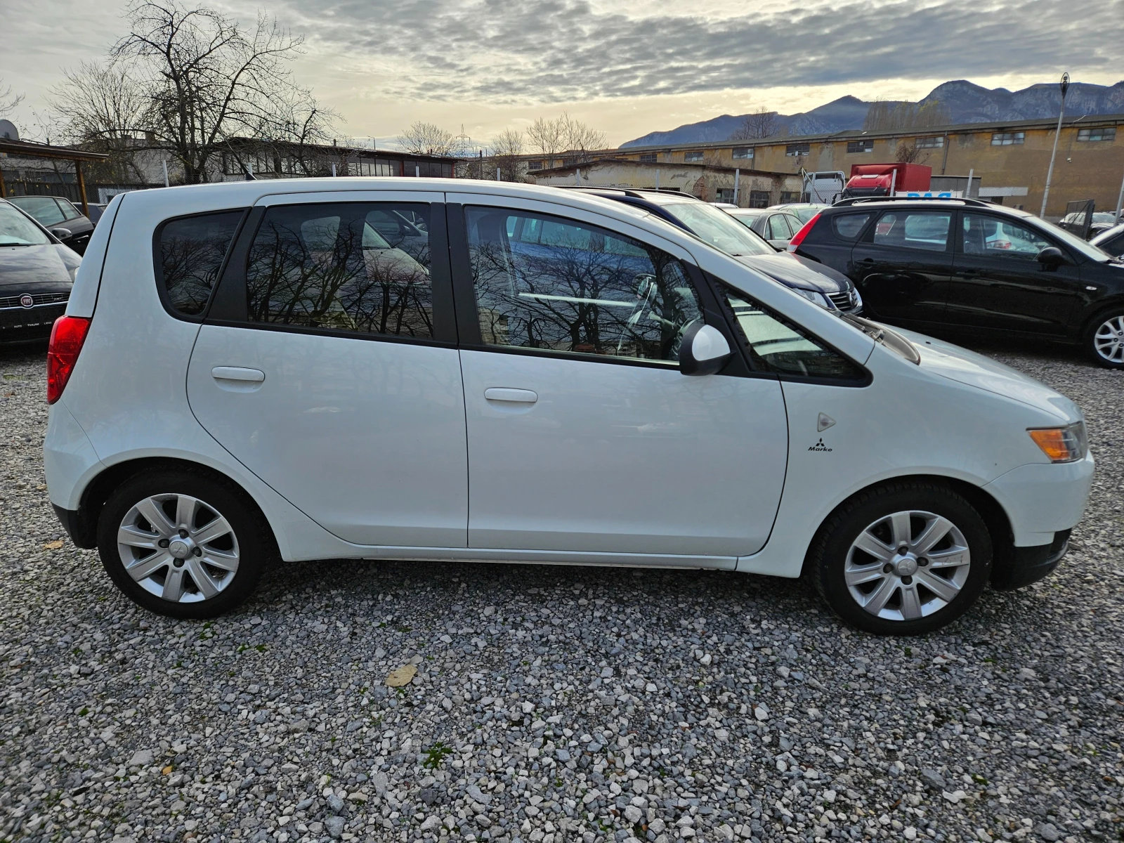 Mitsubishi Colt 1.1 бензин 75кс - изображение 2