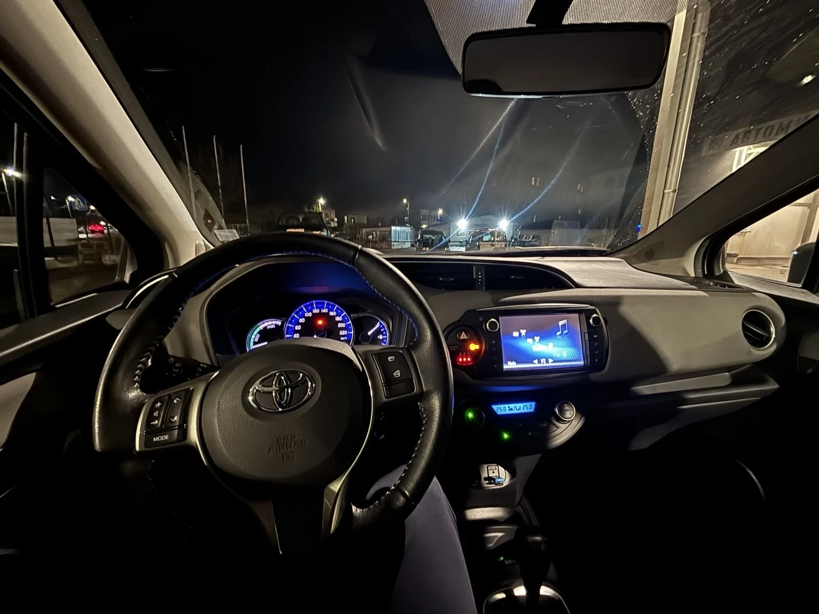 Toyota Yaris  - изображение 5