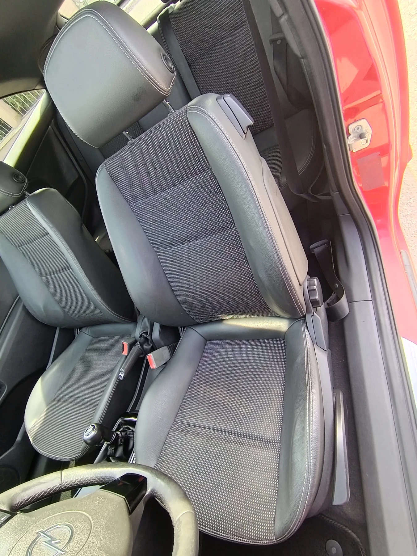 Opel Astra 1.7CDT 125к.с COSMO Панорама, снимка 13 - Автомобили и джипове - 53991651