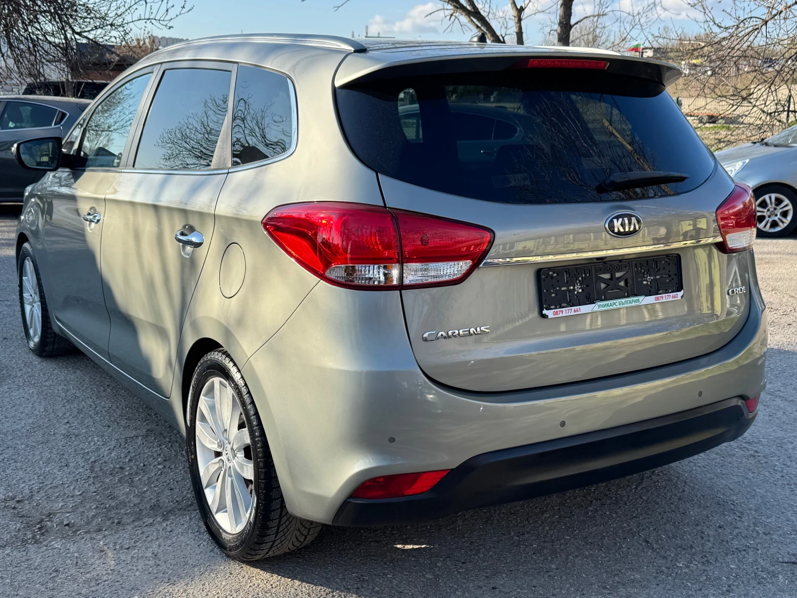 Kia Carens Реални километри ! Гаранция!, снимка 4 - Автомобили и джипове - 54145325