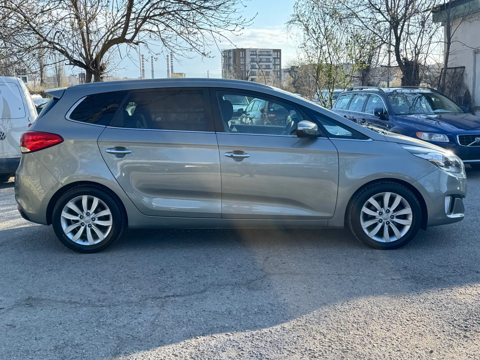 Kia Carens Реални километри ! Гаранция!, снимка 7 - Автомобили и джипове - 54145325