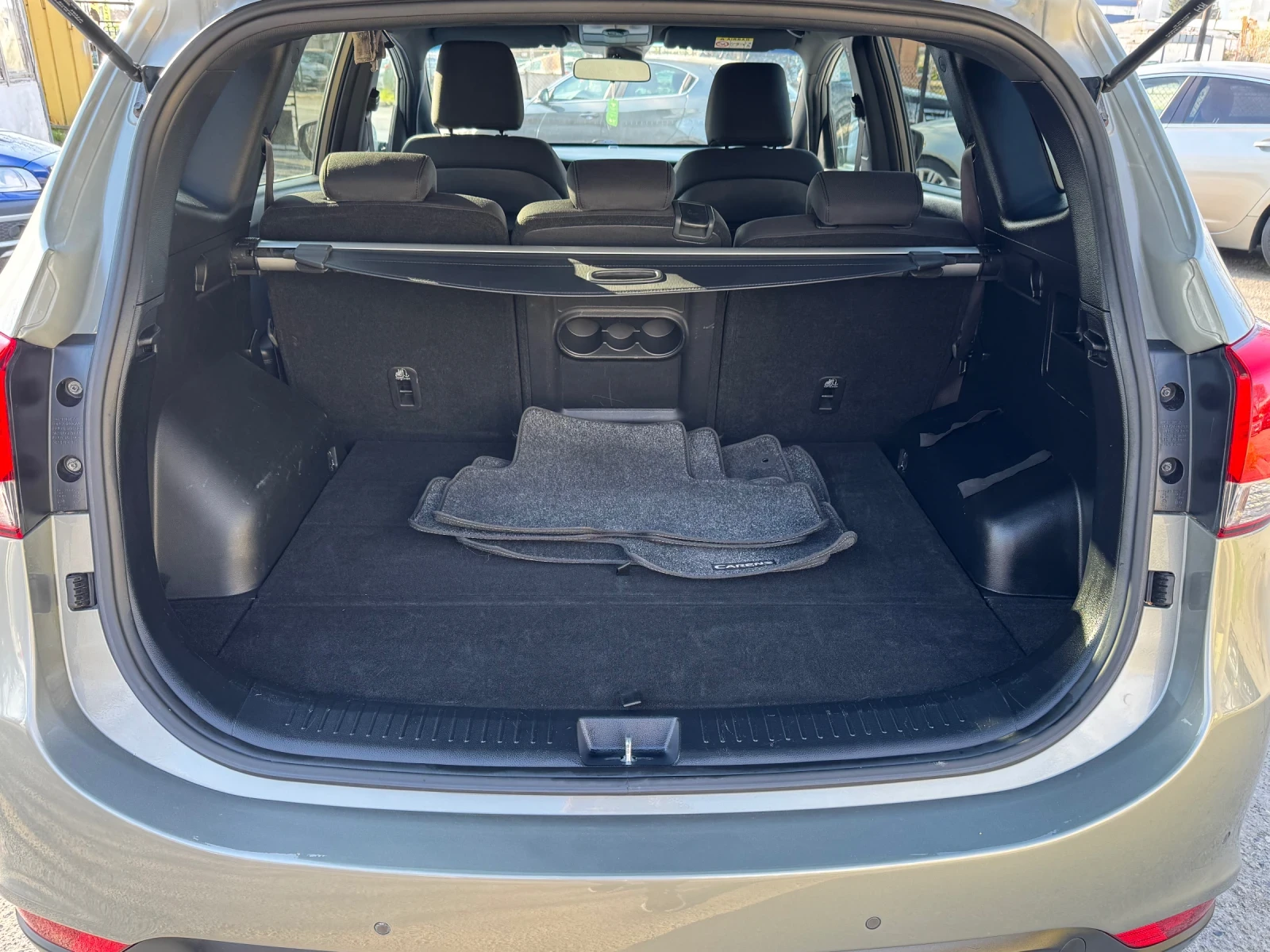 Kia Carens Реални километри ! Гаранция!, снимка 15 - Автомобили и джипове - 54145325