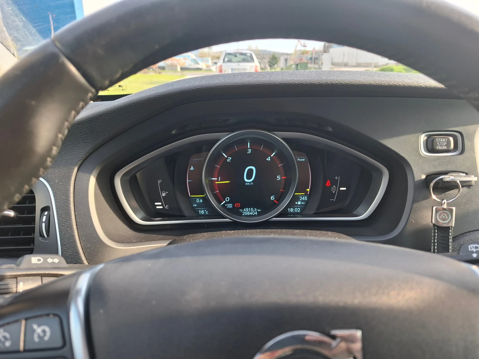 Volvo V40 1.6D Summum, снимка 2 - Автомобили и джипове - 54342764
