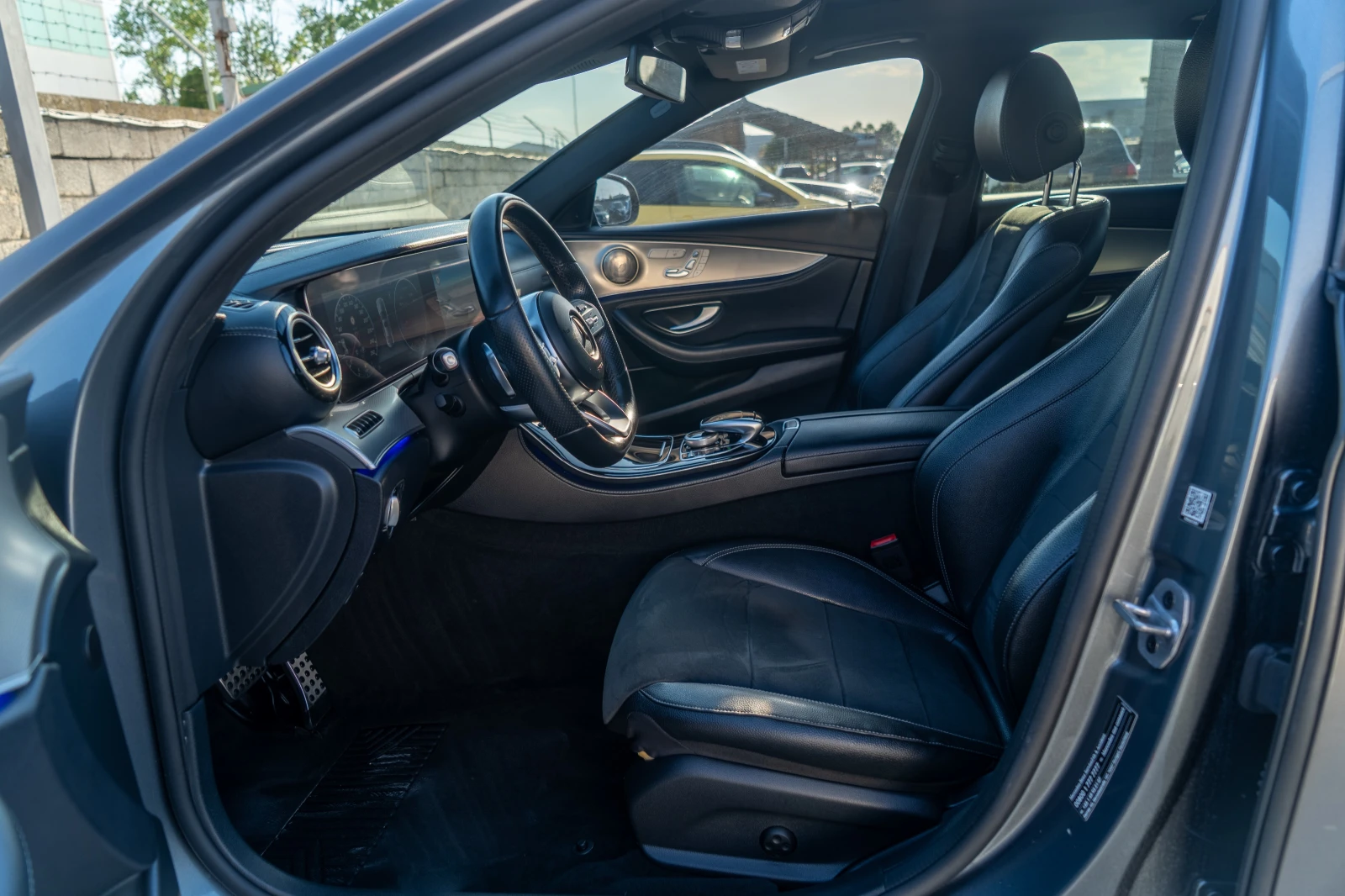 Mercedes-Benz E 220 D = AMBIENT = FULL = 2018 = 9G = ЛИЗИНГ = ГАРАНЦИЯ, снимка 9 - Автомобили и джипове - 54432136
