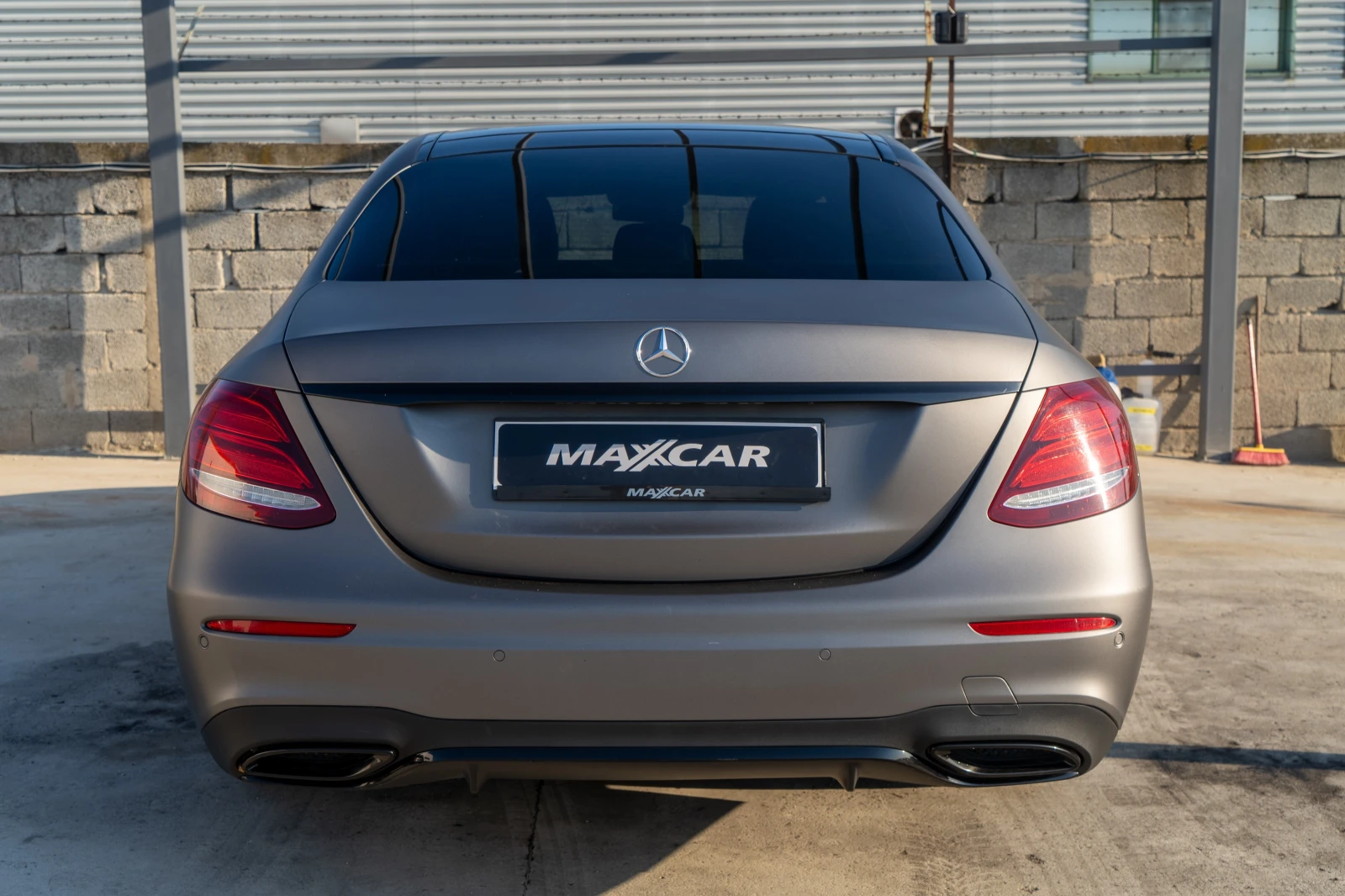 Mercedes-Benz E 220 D = AMBIENT = FULL = 2018 = 9G = ЛИЗИНГ = ГАРАНЦИЯ, снимка 5 - Автомобили и джипове - 54432136