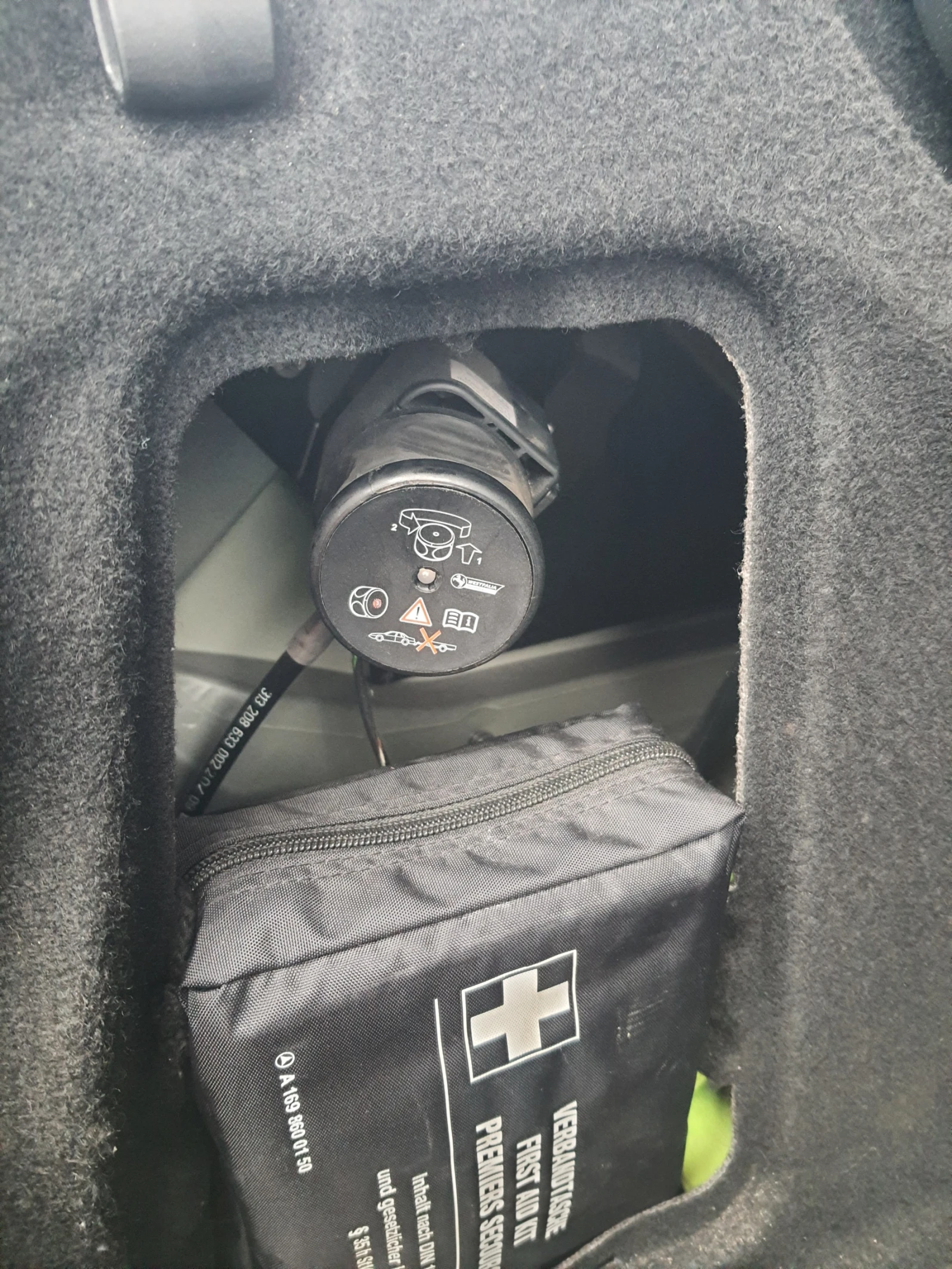 Mercedes-Benz C 220 646 - Седан, снимка 14 - Автомобили и джипове - 55068807