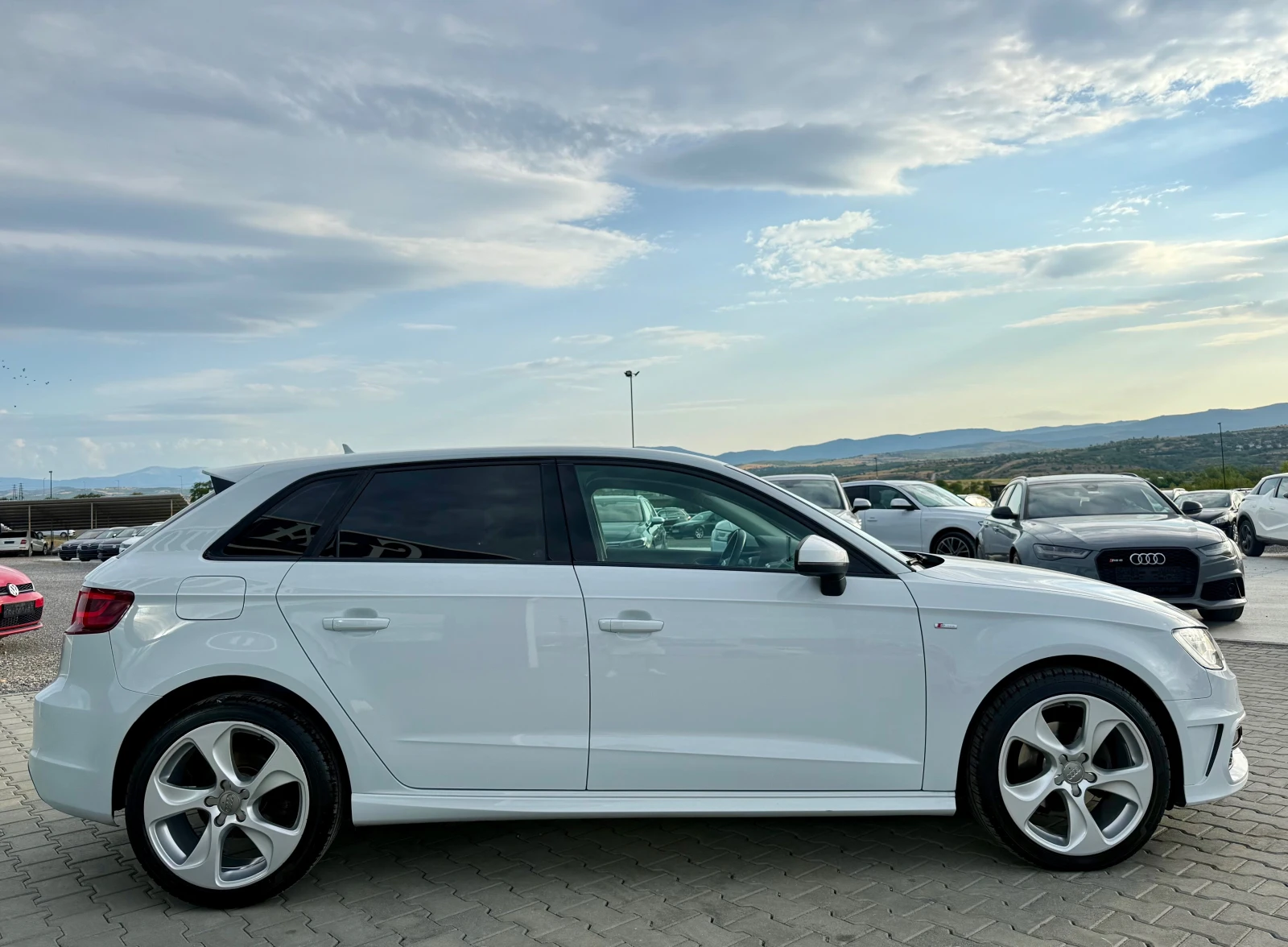 Audi A3 2.0 TDI s line 184 ks Собствен лизинг !!!, снимка 4 - Автомобили и джипове - 55464447