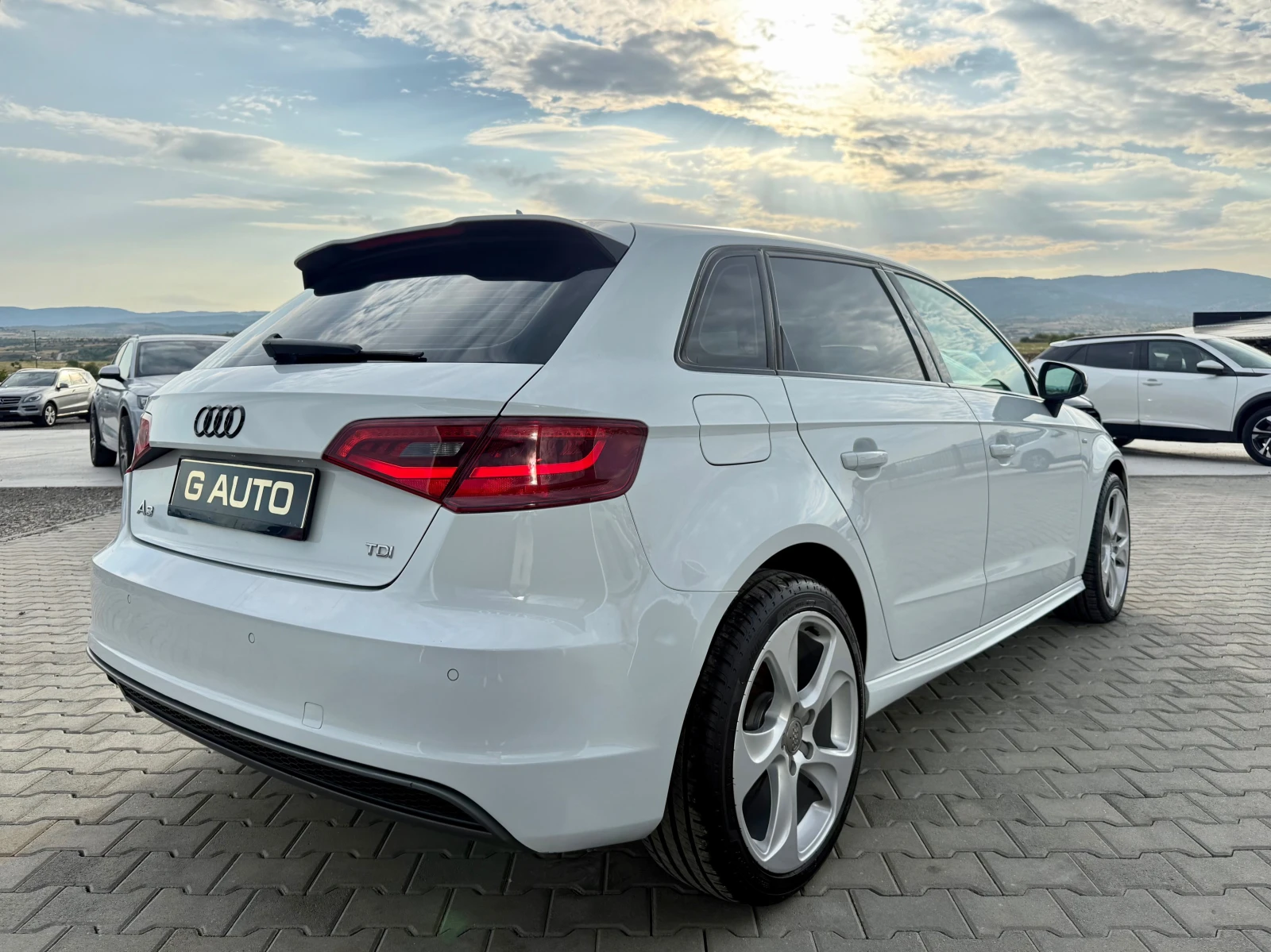 Audi A3 2.0 TDI s line 184 ks Собствен лизинг !!!, снимка 5 - Автомобили и джипове - 55464447