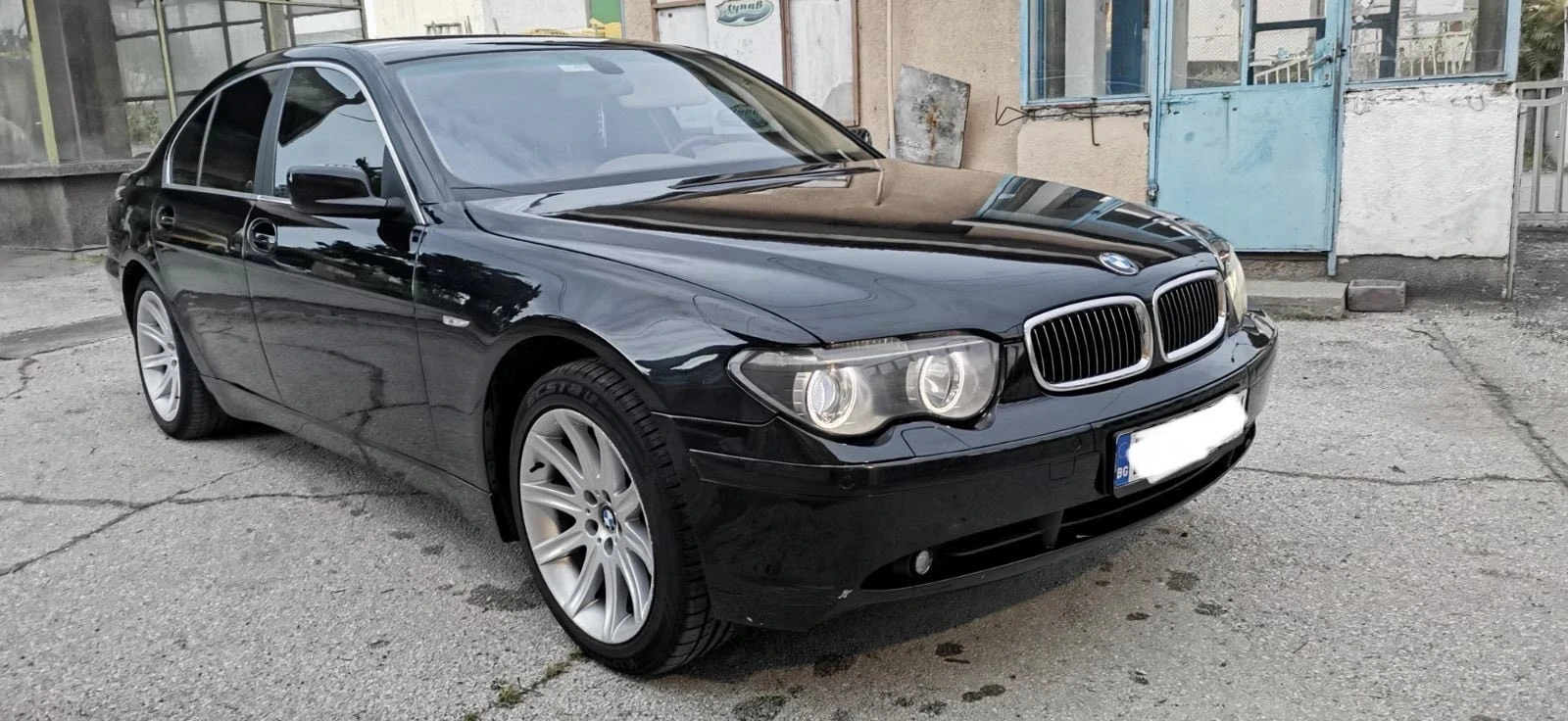 BMW 745 745i