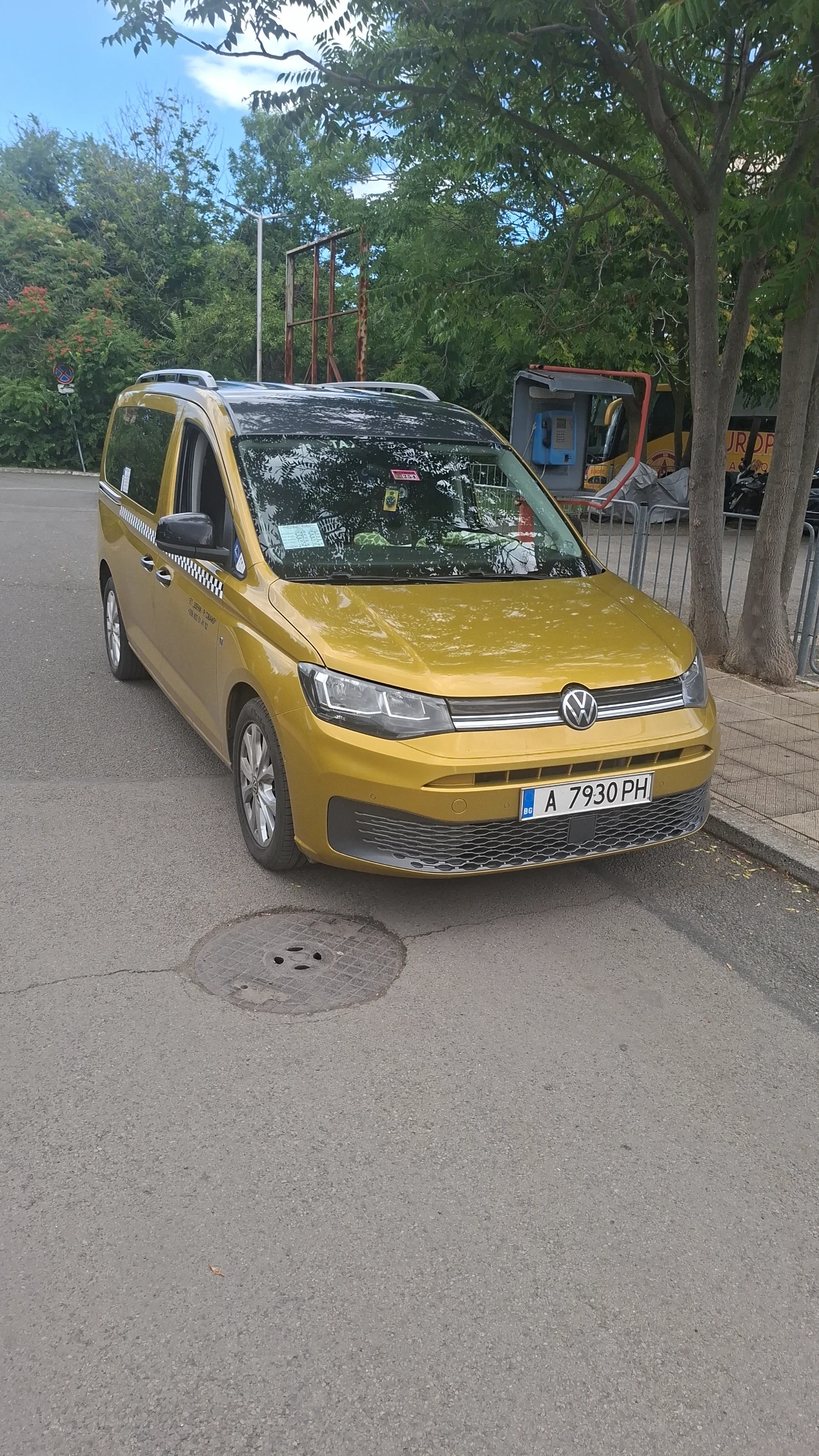 VW Caddy, снимка 4 - Автомобили и джипове - 56083788