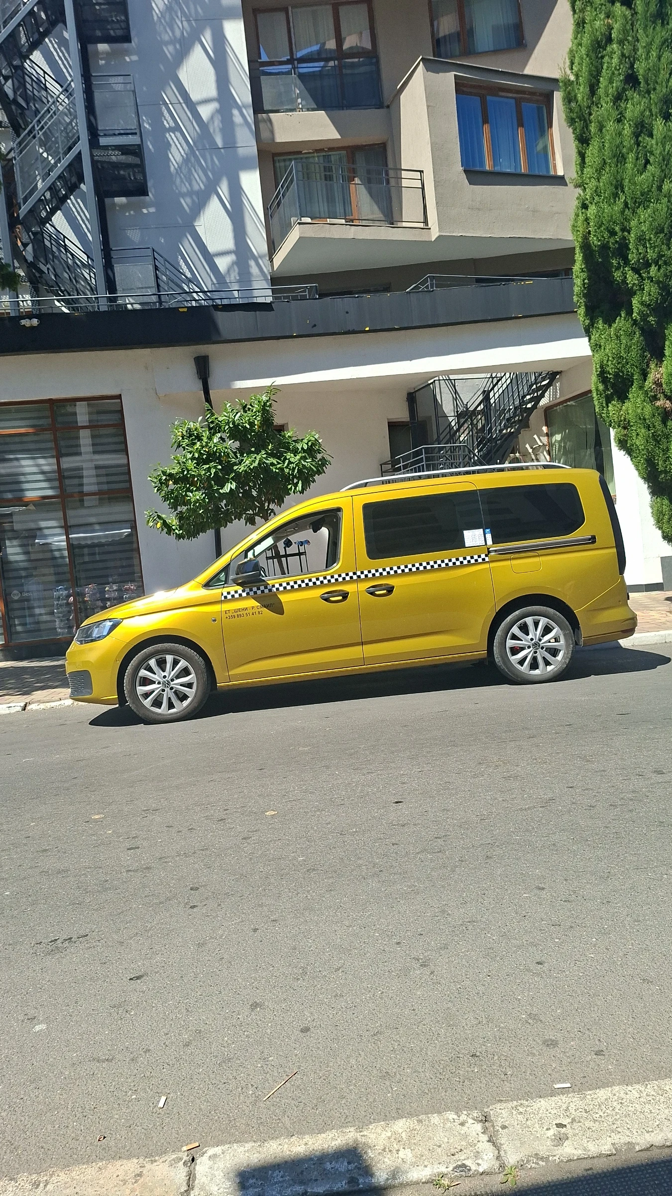 VW Caddy, снимка 2 - Автомобили и джипове - 56083788