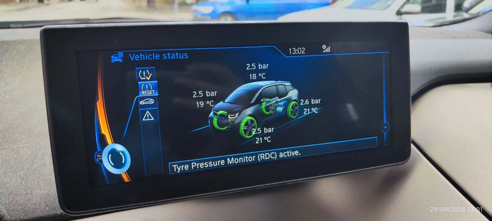 BMW i3 60Ah, Led, термопомпа, камера, подгрев, снимка 13 - Автомобили и джипове - 56270112