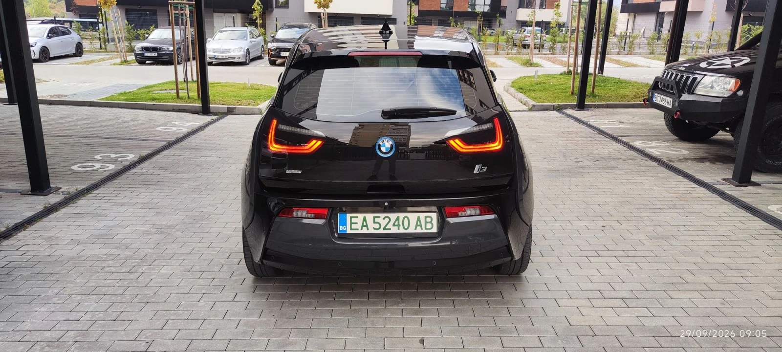 BMW i3 60Ah, Led, термопомпа, камера, подгрев, снимка 4 - Автомобили и джипове - 56270112