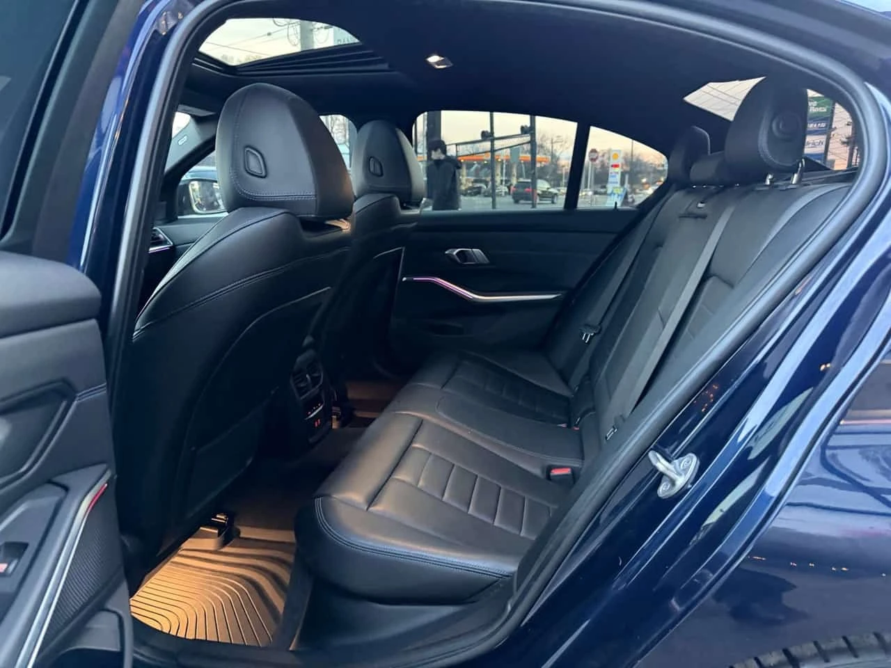 BMW 330 330i, xDrive, M PKG, Navi, Camera, Sunroof, ������ | Mobile.bg � ����������� 12