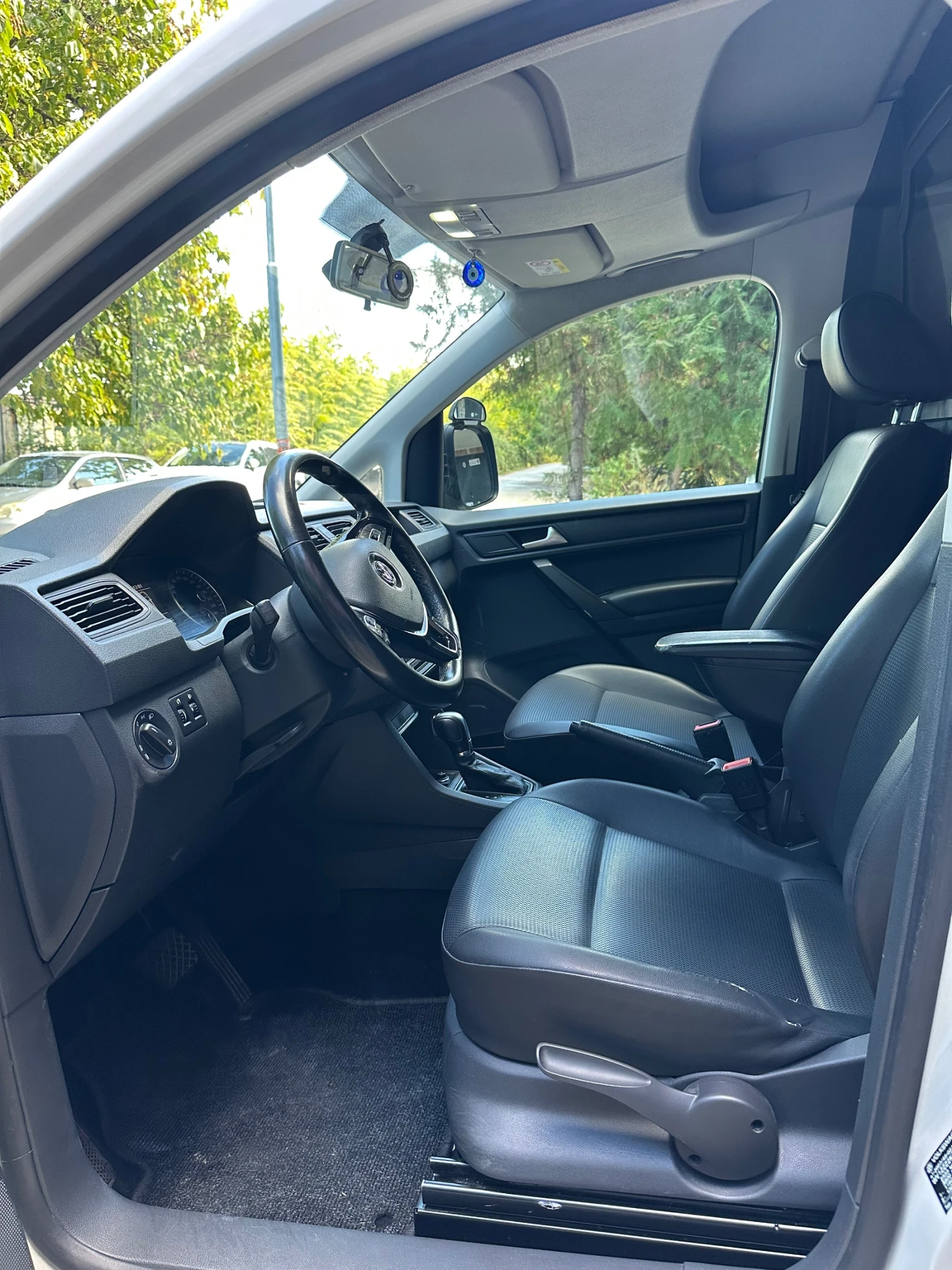 VW Caddy, снимка 7 - Автомобили и джипове - 56628392