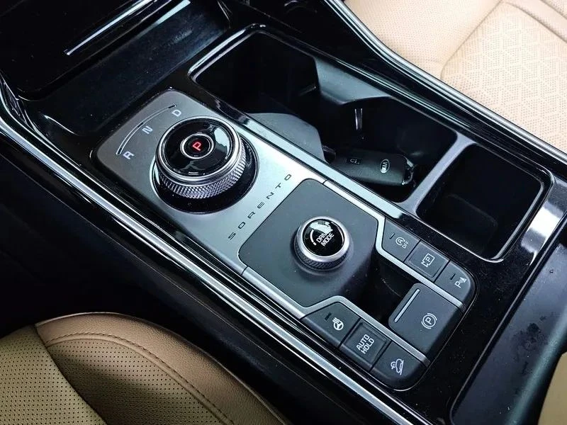 Kia Sorento, снимка 9 - Автомобили и джипове - 56690867