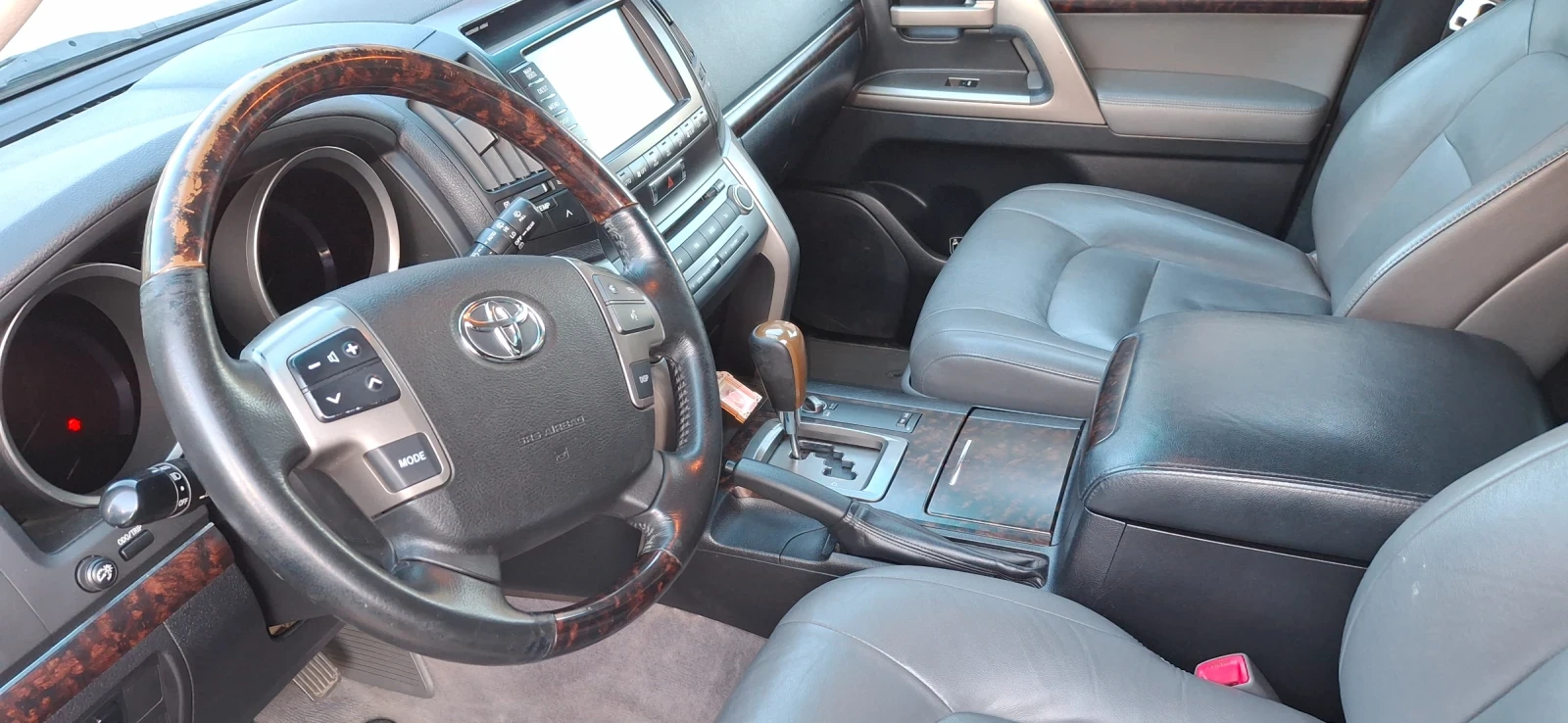 Toyota Land cruiser, снимка 16 - Автомобили и джипове - 54196354