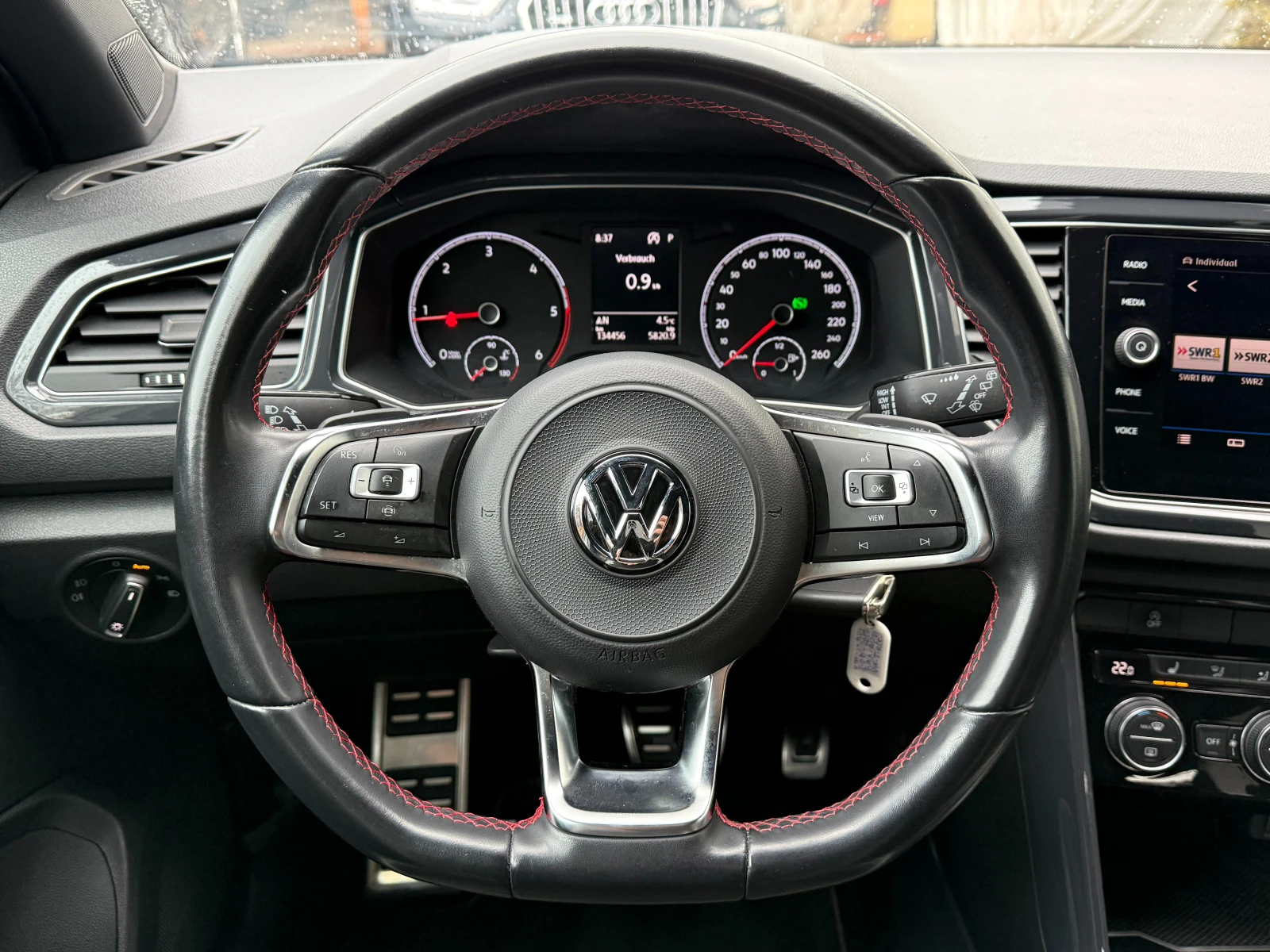 VW T-Roc 2.0TDI* 4x4* 150кс* СЕРВИЗНА К-КА* ПЪЛНА ИСТОРИЯ В - изображение 10