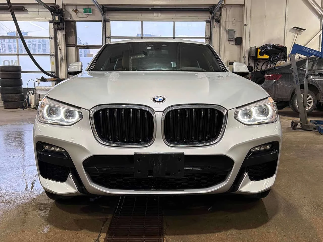 BMW X4 * xDrive30i * M-pack* ДИГИТАЛНО ТАБЛО* АМБИЕНТНО, снимка 17 - Автомобили и джипове - 53749287