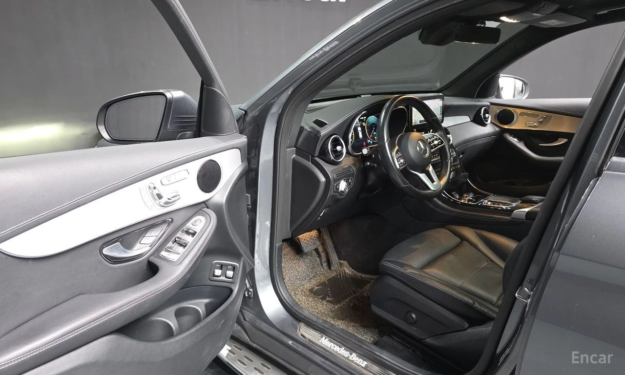 Mercedes-Benz GLC 300 HYBRID* ДИСТРОНИК* ДИГИТАЛНО* ТАБЛО* 360КАМЕРА* , снимка 5 - Автомобили и джипове - 54933819