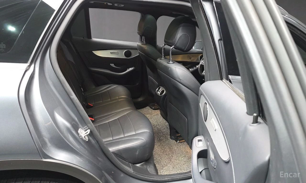 Mercedes-Benz GLC 300 HYBRID* ДИСТРОНИК* ДИГИТАЛНО* ТАБЛО* 360КАМЕРА* , снимка 14 - Автомобили и джипове - 54933819