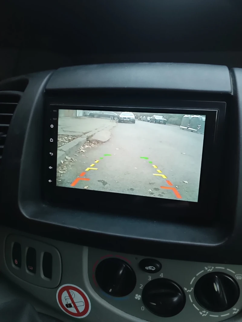 Renault Trafic, снимка 14 - Бусове и автобуси - 52123348