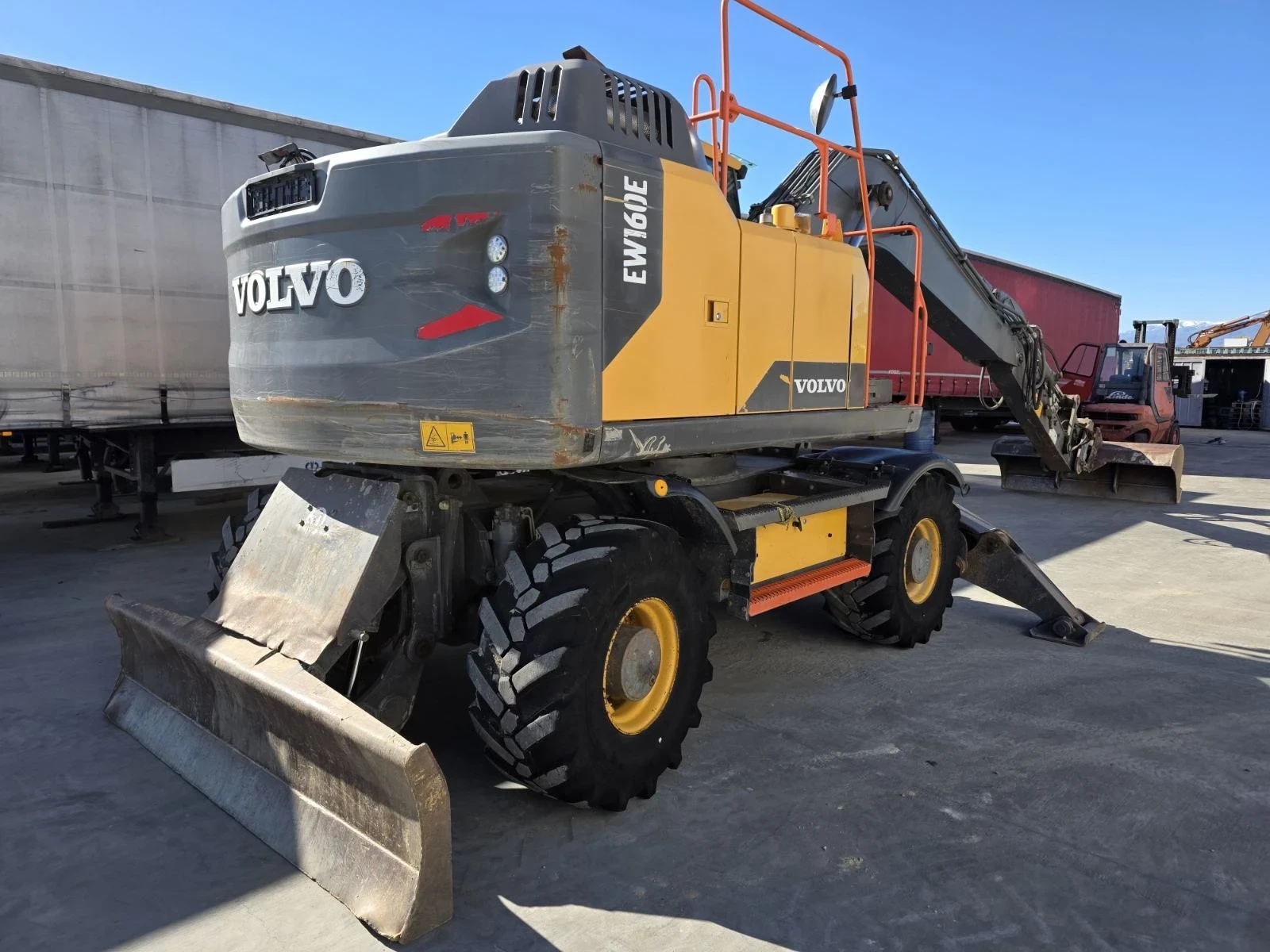 Багер Volvo EW160E, снимка 1