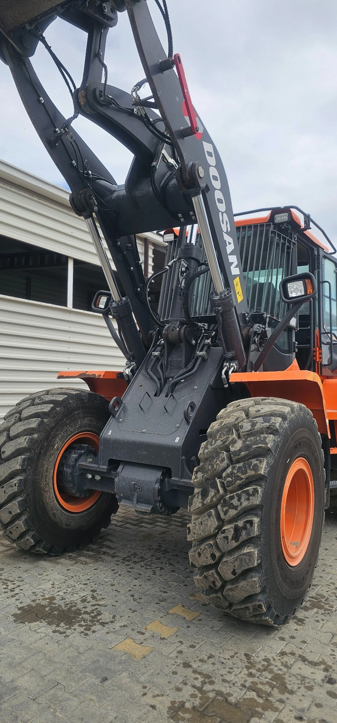   DOOSAN  DL 280-7 | Mobile.bg   12