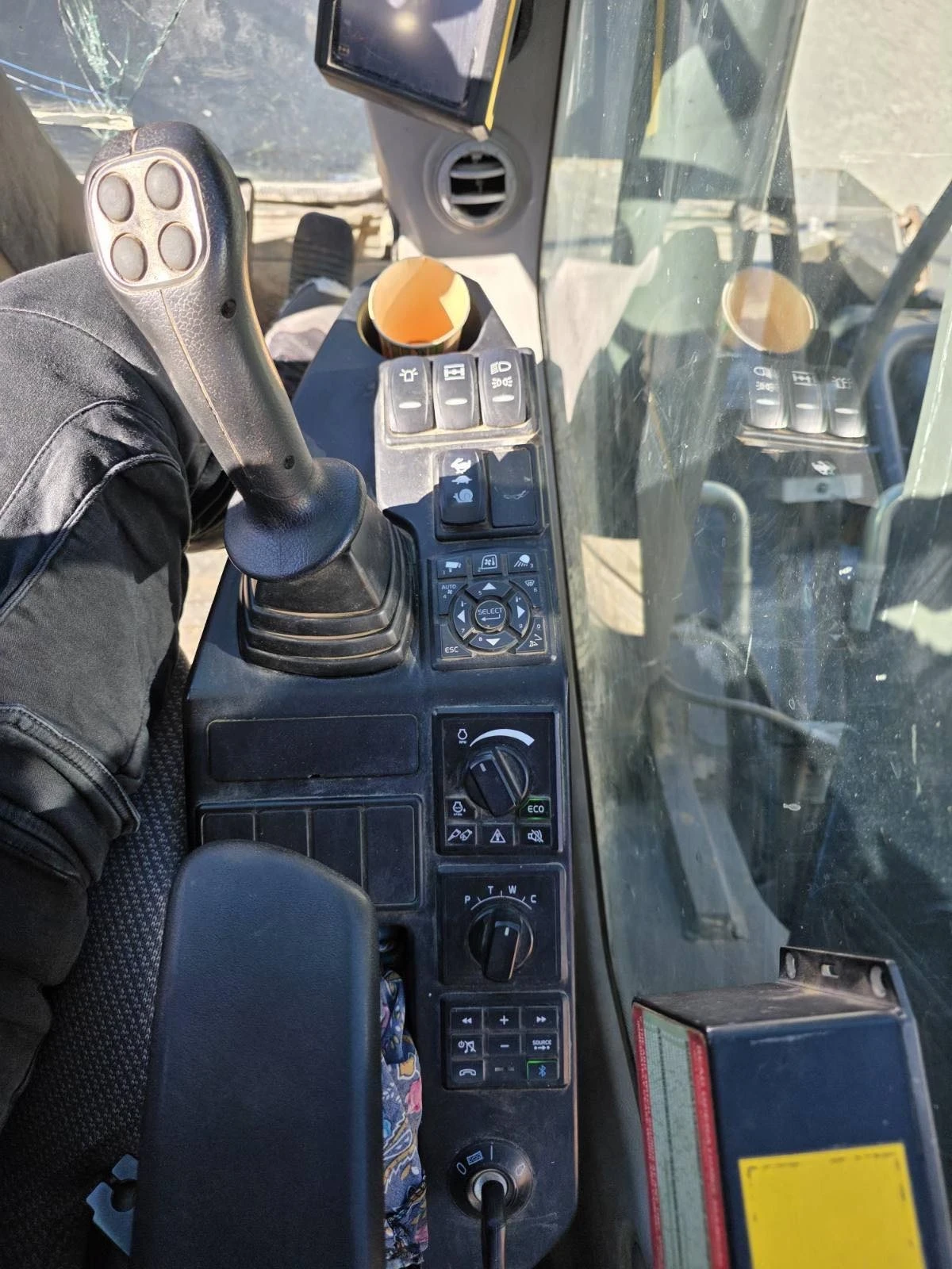  Volvo EW160E | Mobile.bg   11