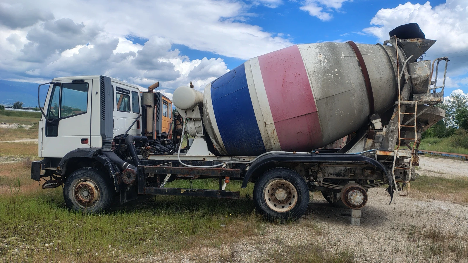 Бетон миксер Iveco, снимка 4 - Индустриална техника - 54570687