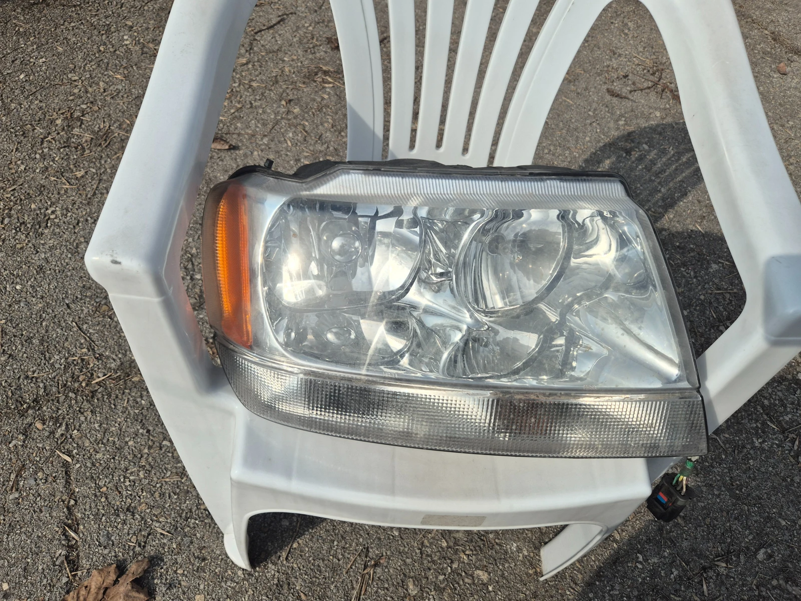 ДЕСЕН ФАР ЗА ДЖИП ГРАНД ЧЕРОКИ, снимка 2 - Части - 53870502