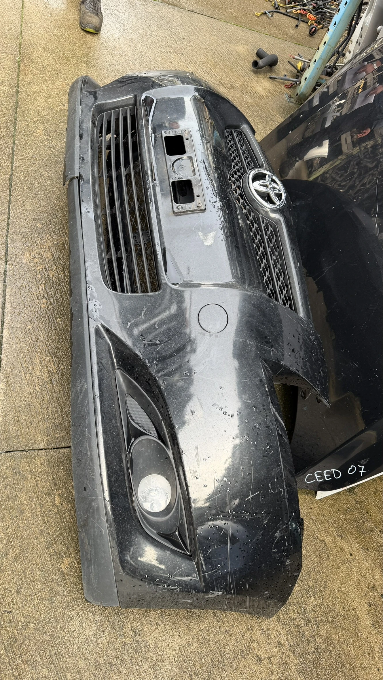 Предна броня за Toyota Auris 2007, снимка 3 - Части - 54078421