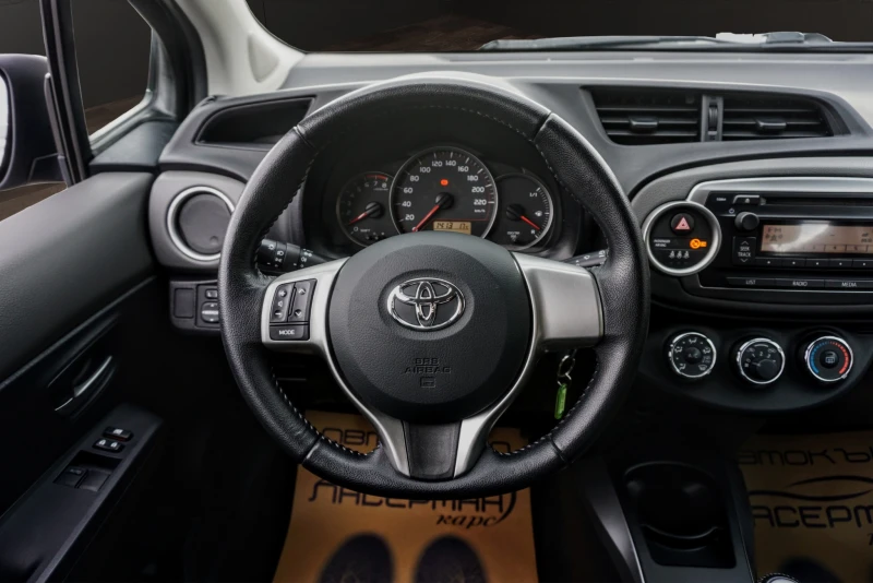 Toyota Yaris 1.0i ACTIVE, снимка 9 - Автомобили и джипове - 24373275