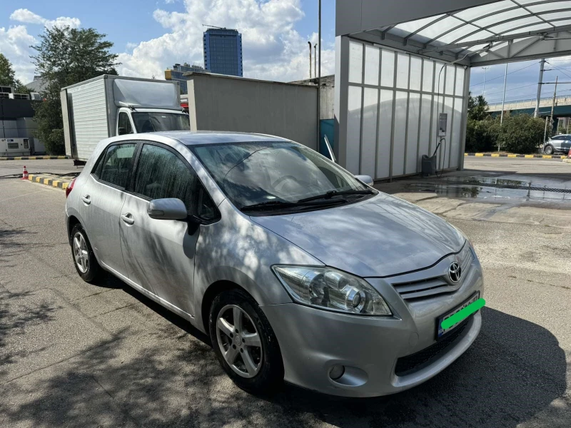 Toyota Auris Facelift, снимка 2 - Автомобили и джипове - 47626375