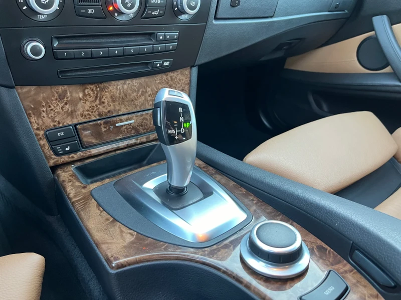 BMW 530 525D x-Drive* Swiss* DynamicDrive* HUD* Comfort, снимка 12 - Автомобили и джипове - 47611335