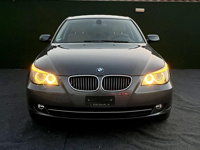 BMW 530 525D x-Drive* Swiss* DynamicDrive* HUD* Comfort, снимка 2 - Автомобили и джипове - 47611335