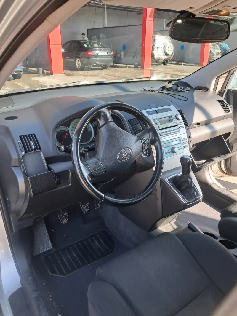 Toyota Corolla verso, снимка 2 - Автомобили и джипове - 47726093