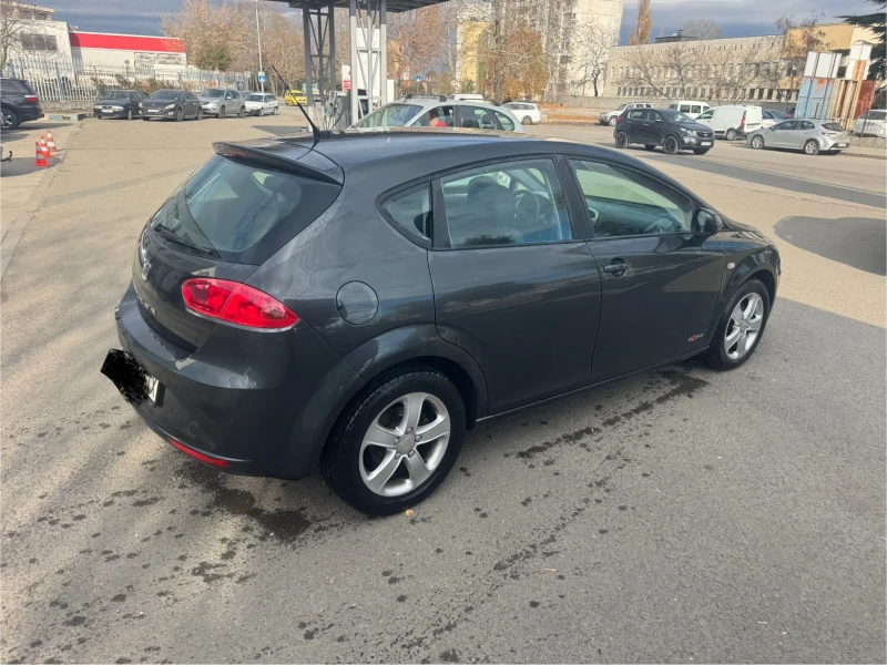 Seat Leon 1.6 TDI 105кс, снимка 9 - Автомобили и джипове - 48127924