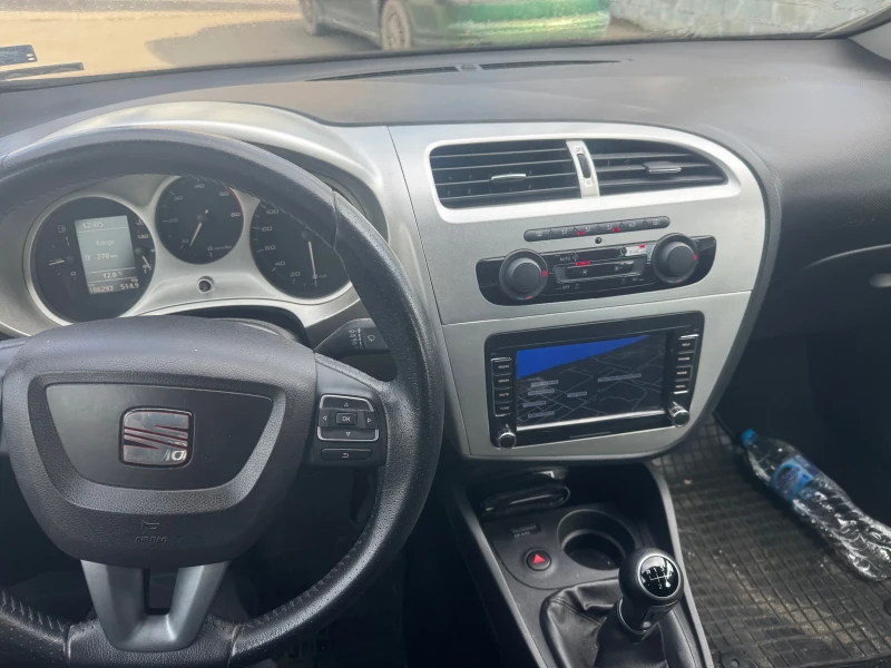 Seat Leon 1.6 TDI 105кс, снимка 14 - Автомобили и джипове - 48127924