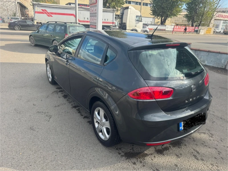 Seat Leon 1.6 TDI 105кс, снимка 4 - Автомобили и джипове - 48127924