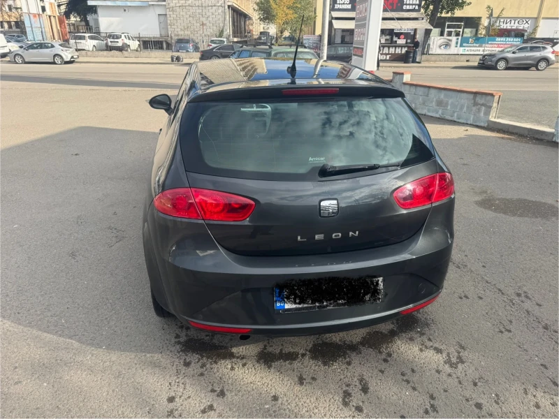 Seat Leon 1.6 TDI 105кс, снимка 3 - Автомобили и джипове - 48127924