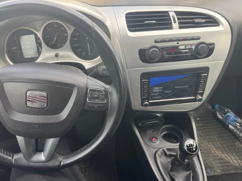 Seat Leon 1.6 TDI 105кс, снимка 8 - Автомобили и джипове - 48127924