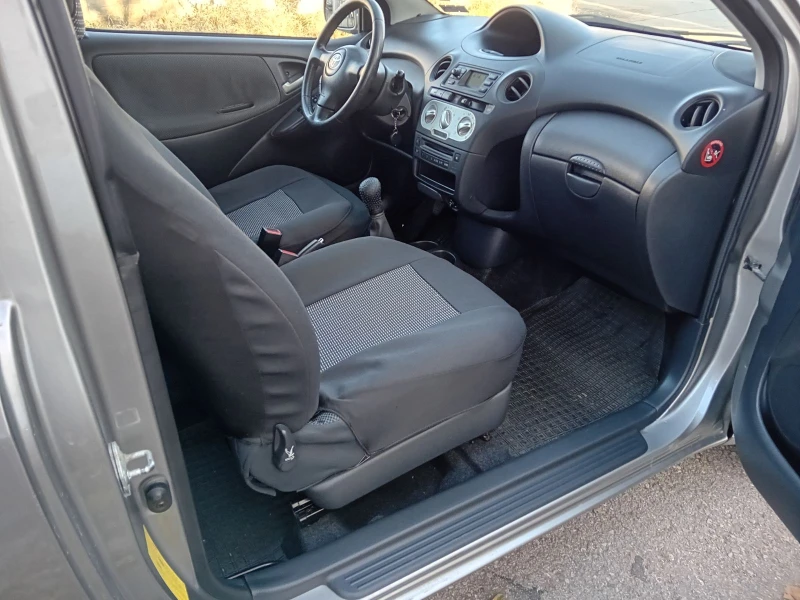 Toyota Yaris, снимка 5 - Автомобили и джипове - 48177347